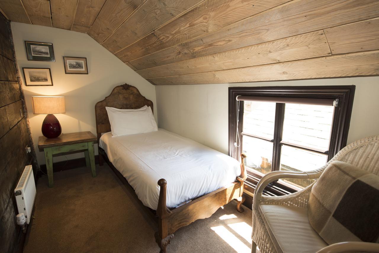 Alma Inn & Dining Rooms Харвич Экстерьер фото